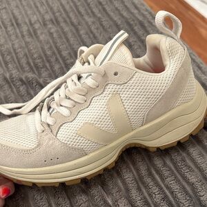 Veja Women's Off-White Mesh Sneakers